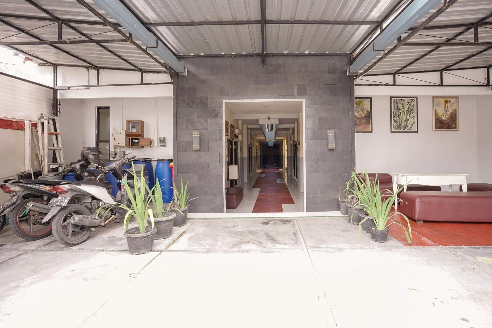 Hotel O Seturan Near Hartono Mall Yogyakarta Formerly Maleo Kostel Kejayan Exterior foto