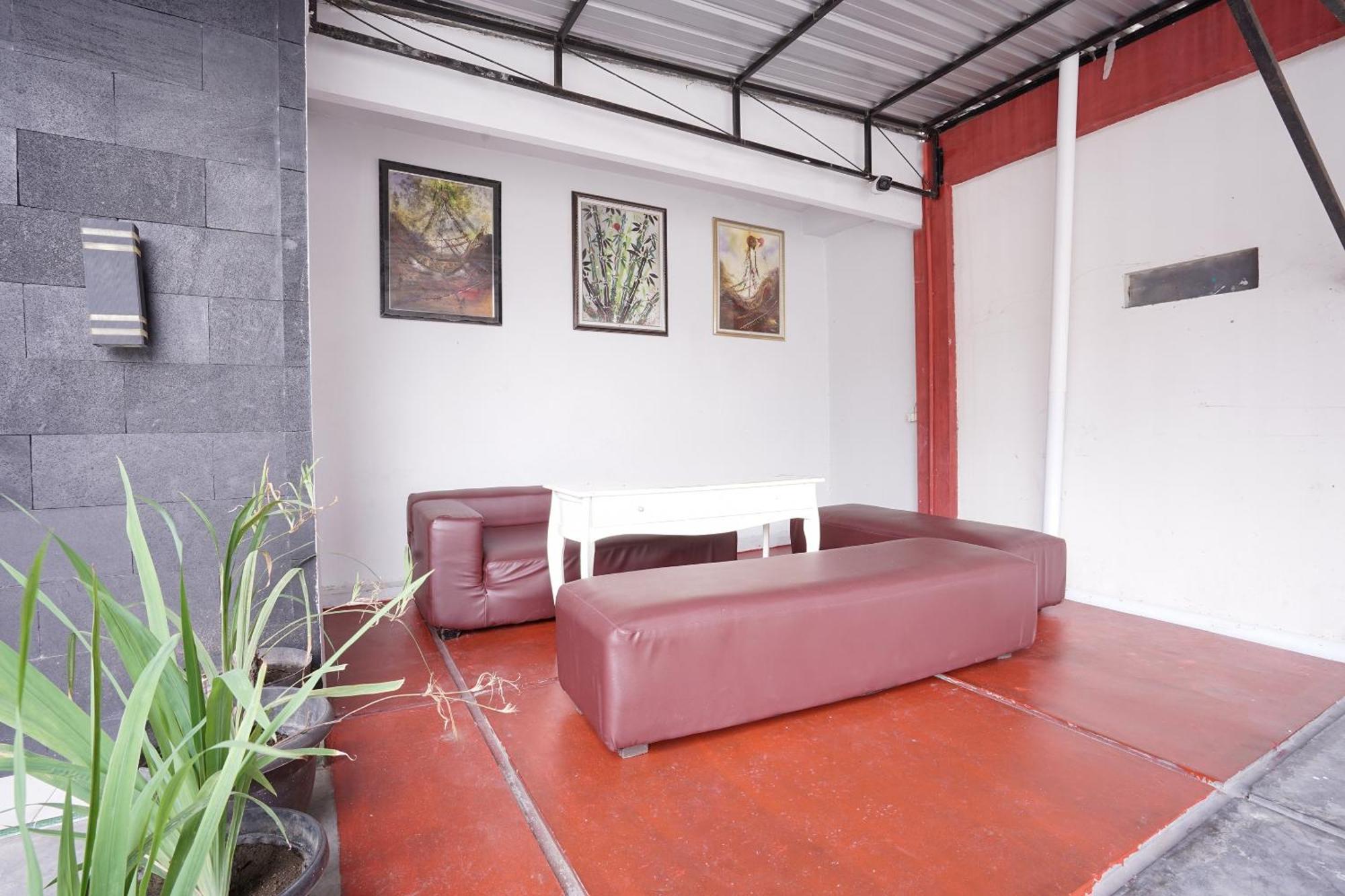 Hotel O Seturan Near Hartono Mall Yogyakarta Formerly Maleo Kostel Kejayan Exterior foto